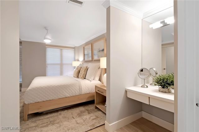 105 La Peninsula BLVD 105, Naples, FL 34113