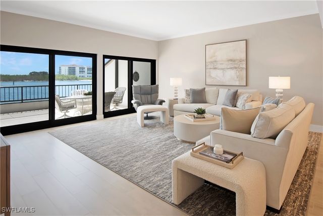 105 La Peninsula BLVD 105, Naples, FL 34113