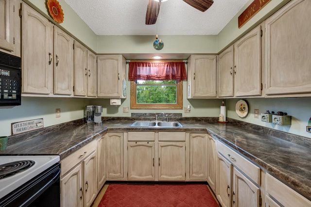 2956 Marion ROAD S, La Crosse, WI 54601