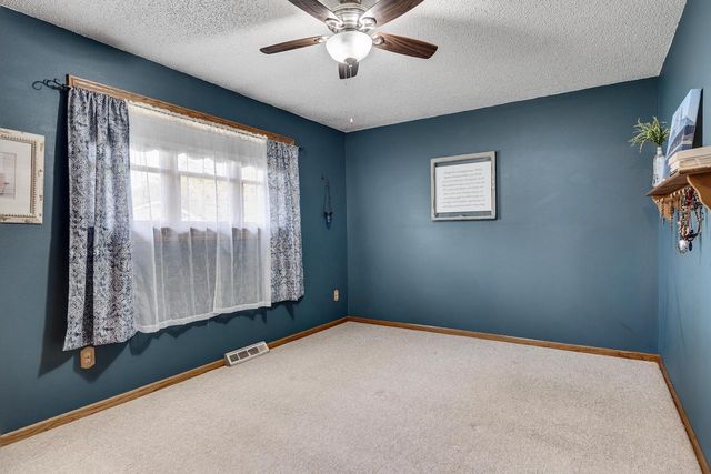 2956 Marion ROAD S, La Crosse, WI 54601