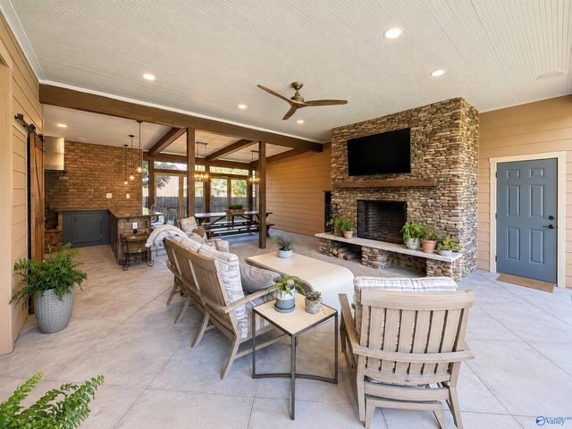 2209 Fleetwood Drive SE, Decatur, AL 35601