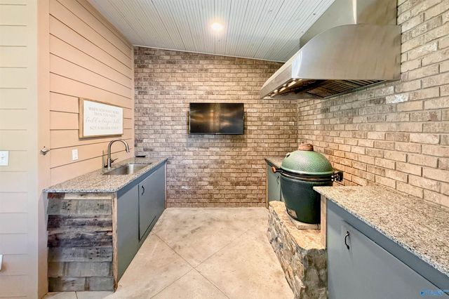 2209 Fleetwood Drive SE, Decatur, AL 35601