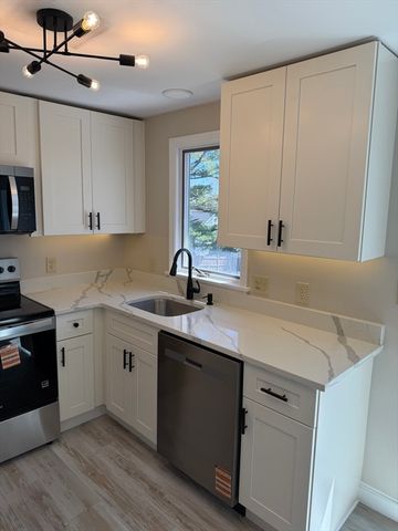 23 Victoria Heights Road 23, Boston, MA 02136