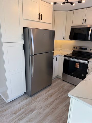 23 Victoria Heights Road 23, Boston, MA 02136