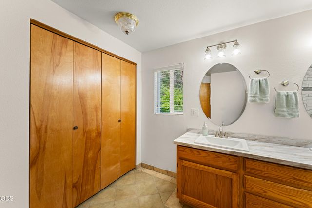8939 Monument Drive, Grants Pass, OR 97526