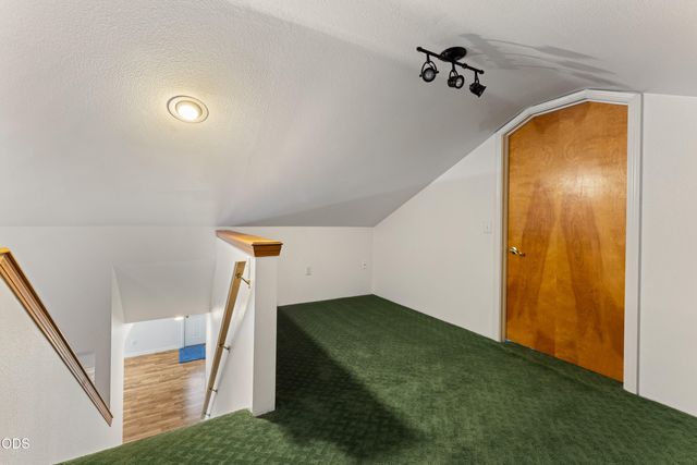 8939 Monument Drive, Grants Pass, OR 97526