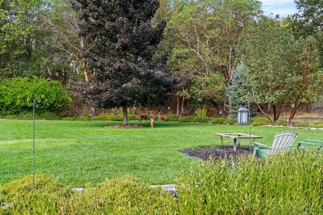 8939 Monument Drive, Grants Pass, OR 97526