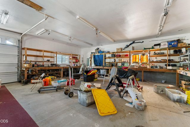 8939 Monument Drive, Grants Pass, OR 97526