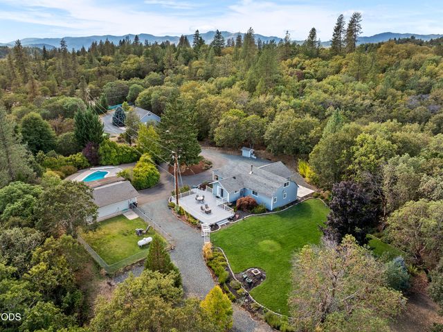 8939 Monument Drive, Grants Pass, OR 97526