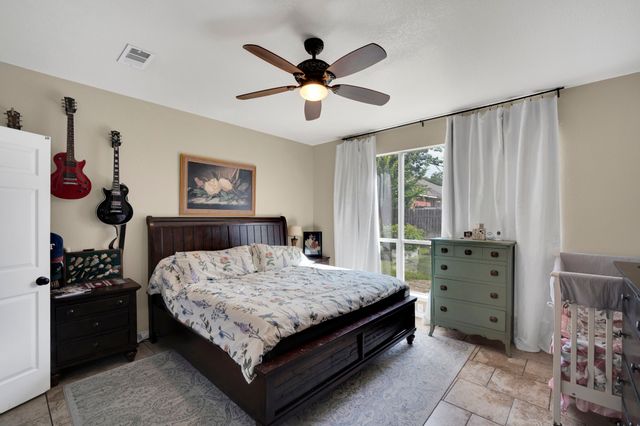 517 Crawford Drive, Burleson, TX 76028