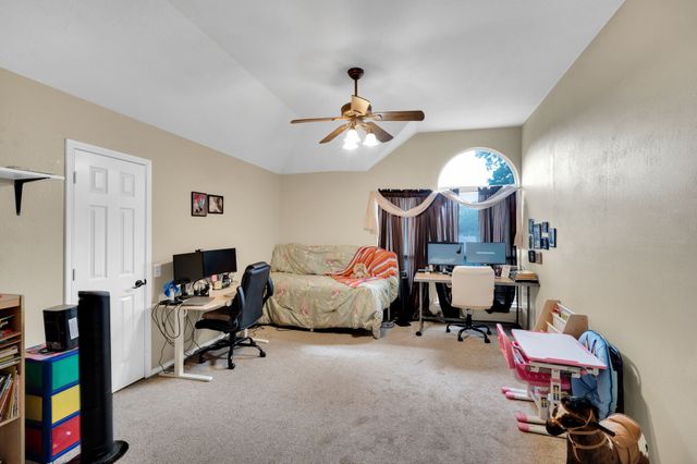 517 Crawford Drive, Burleson, TX 76028