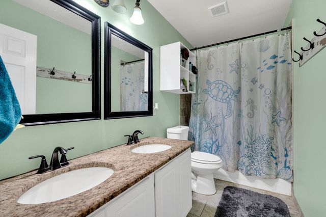 517 Crawford Drive, Burleson, TX 76028