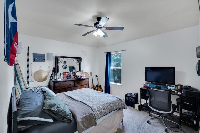 517 Crawford Drive, Burleson, TX 76028