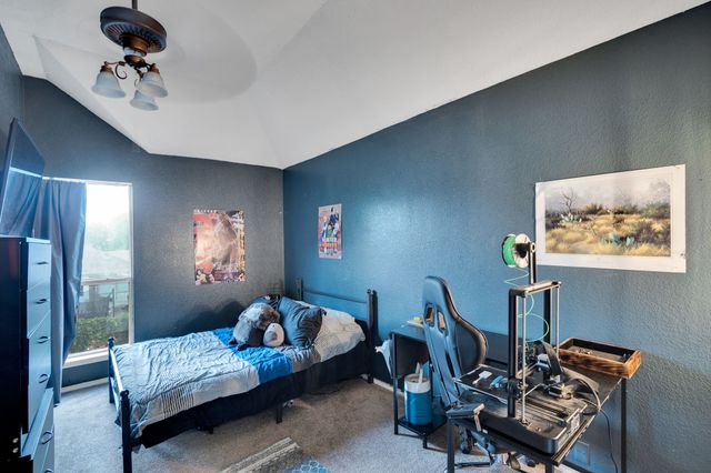 517 Crawford Drive, Burleson, TX 76028