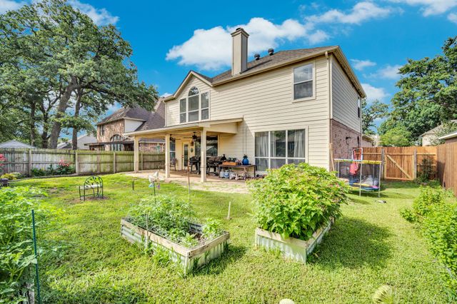 517 Crawford Drive, Burleson, TX 76028