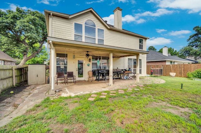 517 Crawford Drive, Burleson, TX 76028