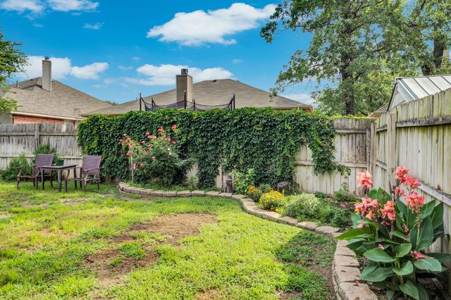 517 Crawford Drive, Burleson, TX 76028
