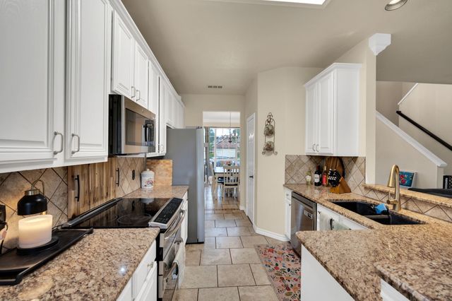 517 Crawford Drive, Burleson, TX 76028