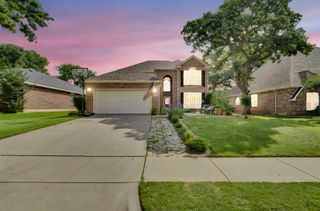 517 Crawford Drive, Burleson, TX 76028