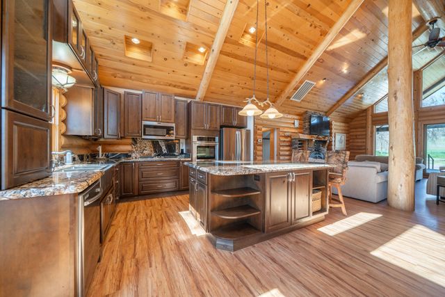 11875 Oak Run Road, Oak Run, CA 96069