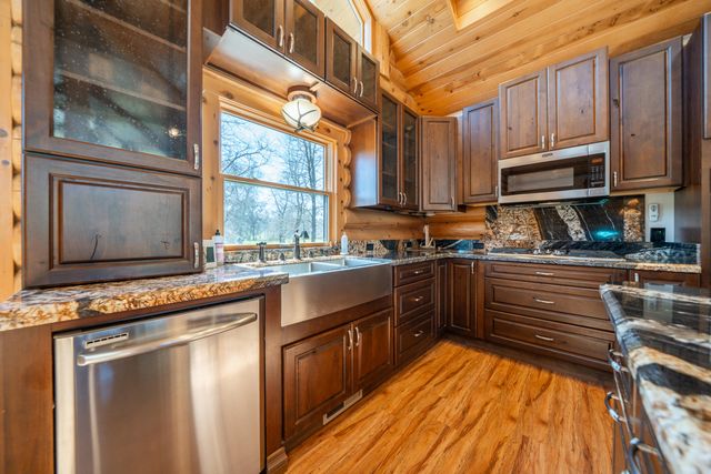 11875 Oak Run Road, Oak Run, CA 96069