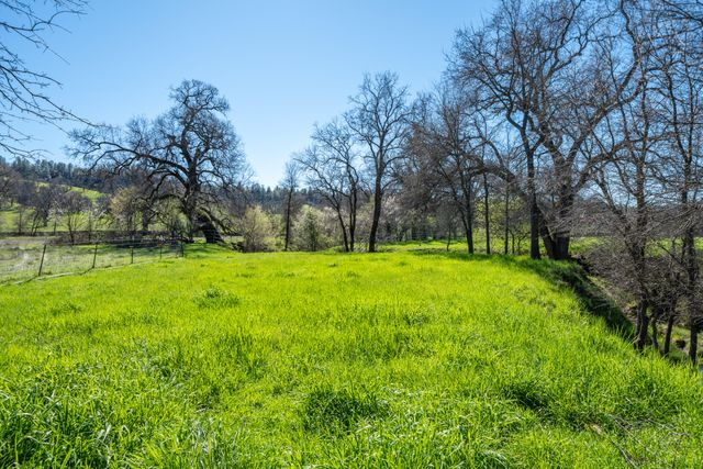 11875 Oak Run Road, Oak Run, CA 96069