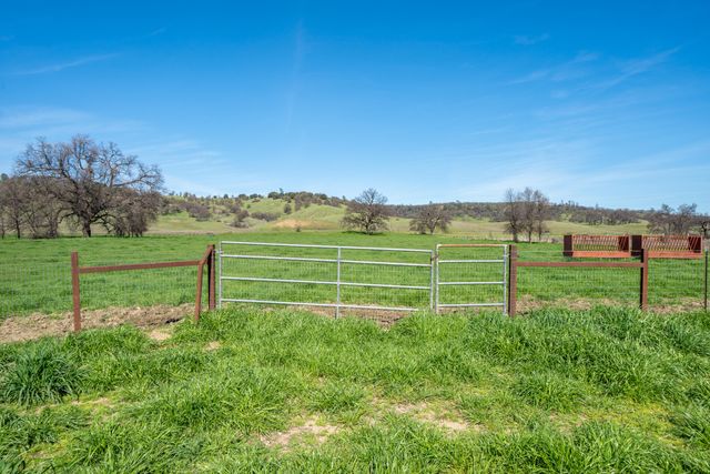 11875 Oak Run Road, Oak Run, CA 96069