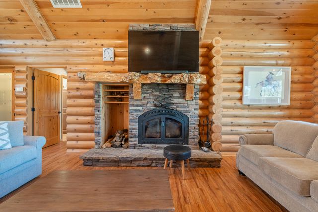 11875 Oak Run Road, Oak Run, CA 96069