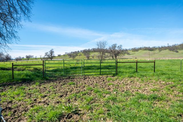 11875 Oak Run Road, Oak Run, CA 96069