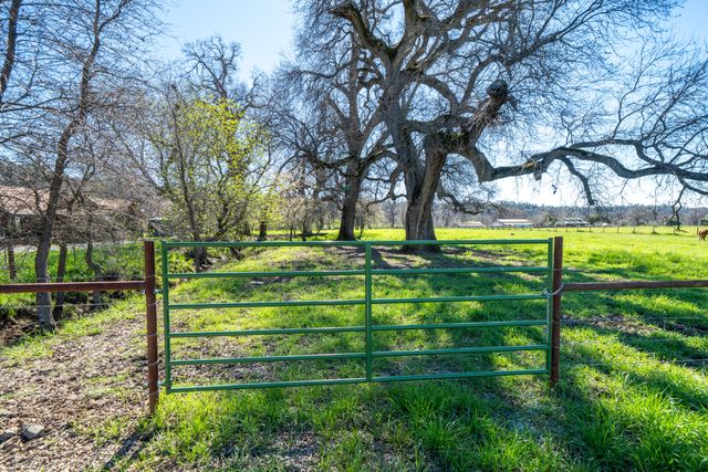 11875 Oak Run Road, Oak Run, CA 96069