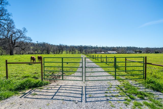 11875 Oak Run Road, Oak Run, CA 96069