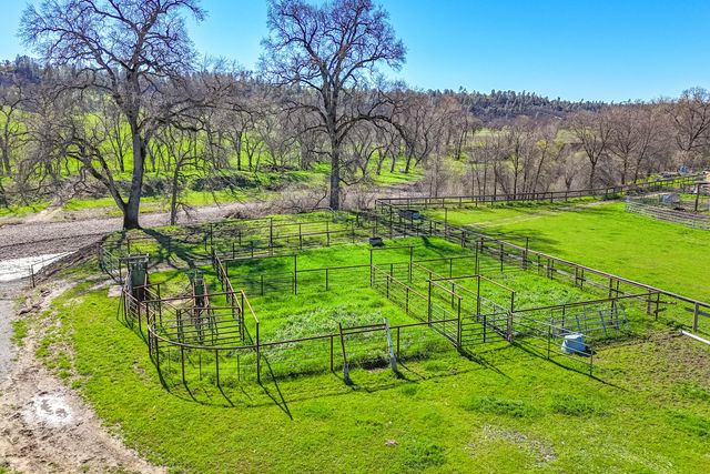 11875 Oak Run Road, Oak Run, CA 96069