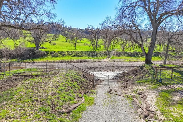 11875 Oak Run Road, Oak Run, CA 96069