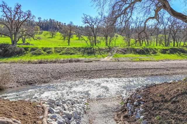 11875 Oak Run Road, Oak Run, CA 96069