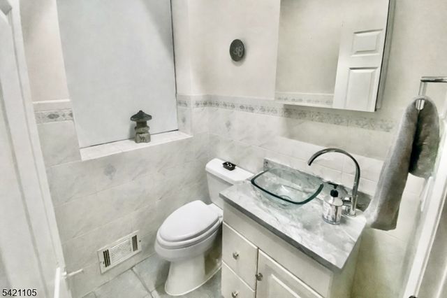 54 Mcwhorter St Unit 105 105, Newark City, NJ 07105