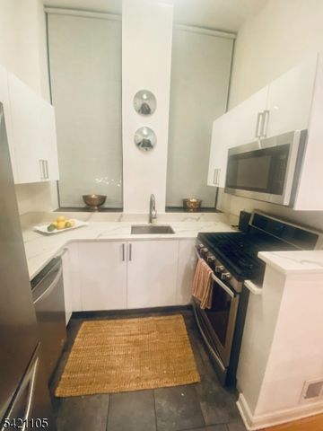 54 Mcwhorter St Unit 105 105, Newark City, NJ 07105