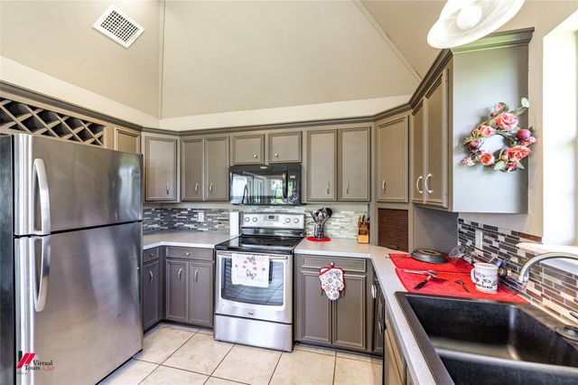 3833 Lakeside Drive, Shreveport, LA 71119