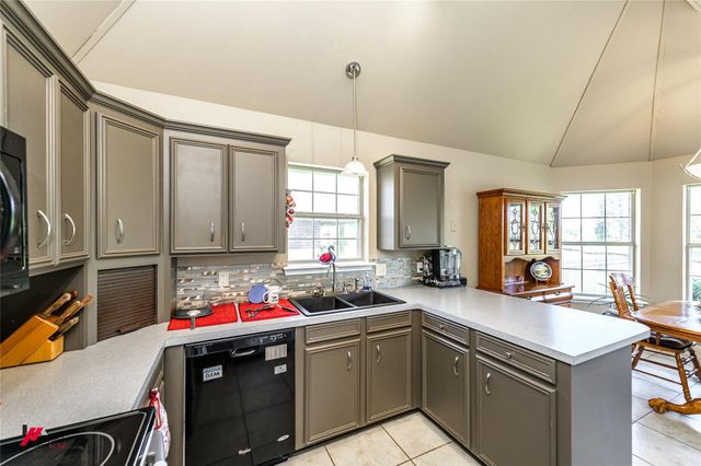 3833 Lakeside Drive, Shreveport, LA 71119