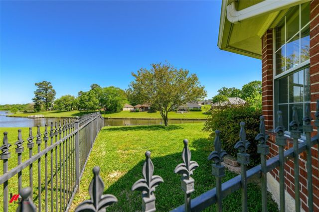 3833 Lakeside Drive, Shreveport, LA 71119