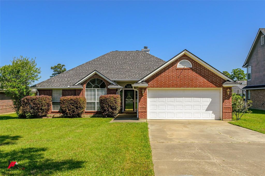 3833 Lakeside Drive, Shreveport, LA 71119