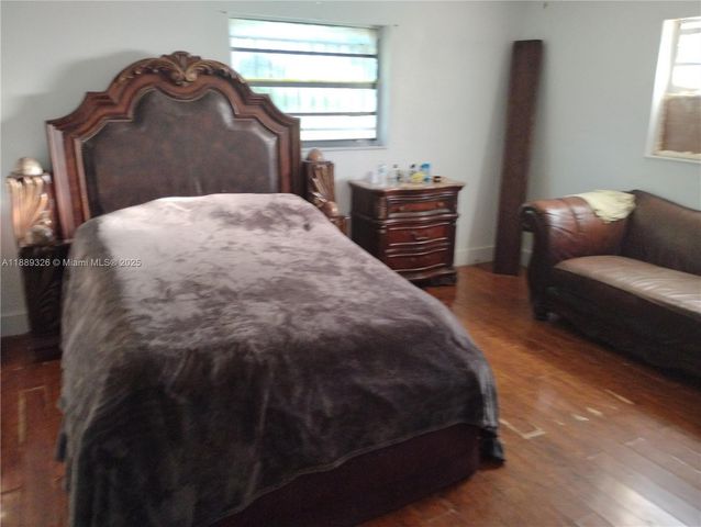 19755 SW 190th St, Miami, FL 33187