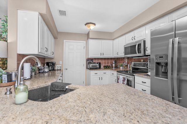 1984 Pine Ranch Drive, Navarre, FL 32566