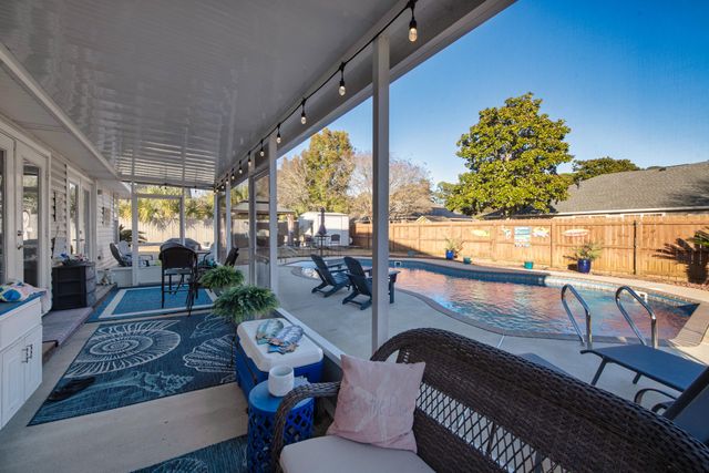 1984 Pine Ranch Drive, Navarre, FL 32566