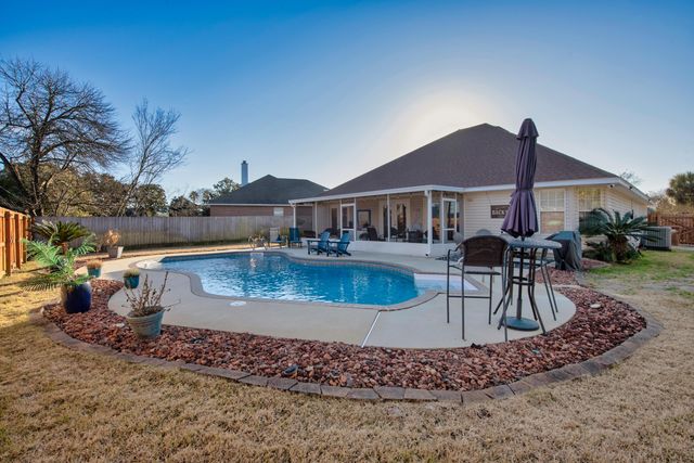 1984 Pine Ranch Drive, Navarre, FL 32566