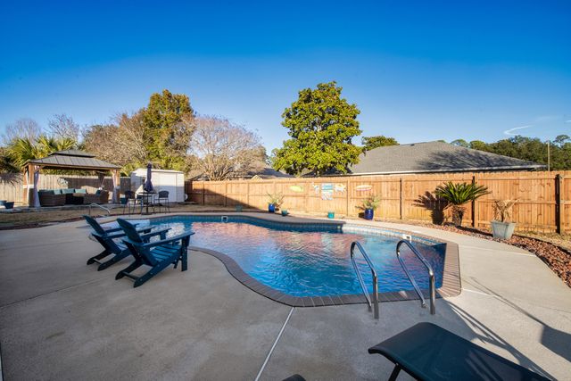 1984 Pine Ranch Drive, Navarre, FL 32566