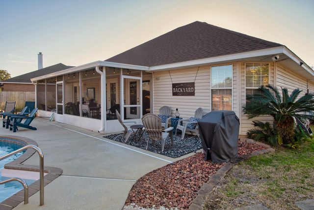 1984 Pine Ranch Drive, Navarre, FL 32566