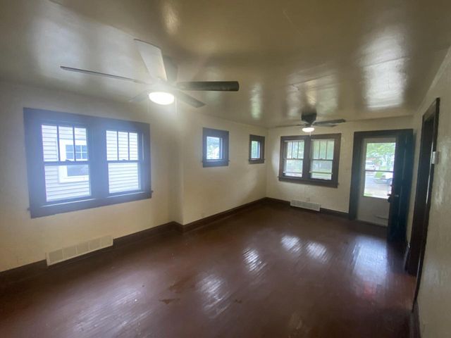 5724 N 41st STREET, Milwaukee, WI 53209