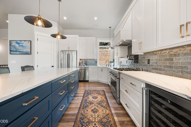 2169 NW Skyline Ranch Road, Bend, OR 97703
