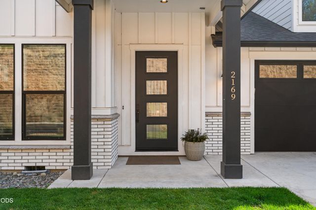2169 NW Skyline Ranch Road, Bend, OR 97703