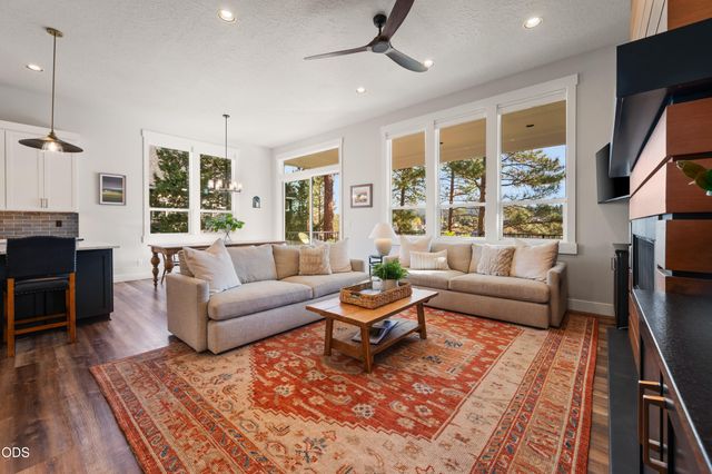 2169 NW Skyline Ranch Road, Bend, OR 97703